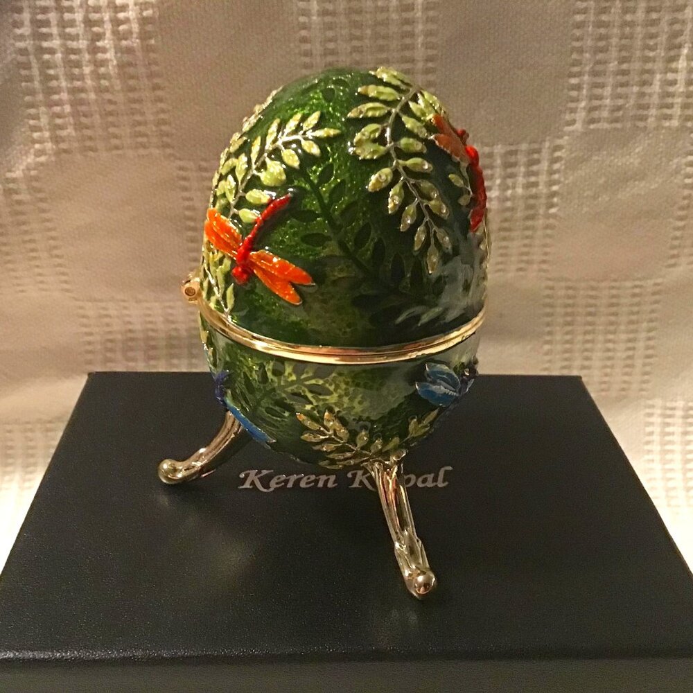 Keren Kopal Green Egg w/dragonflies trinket/music box Fur Elise/Beethoven E2178